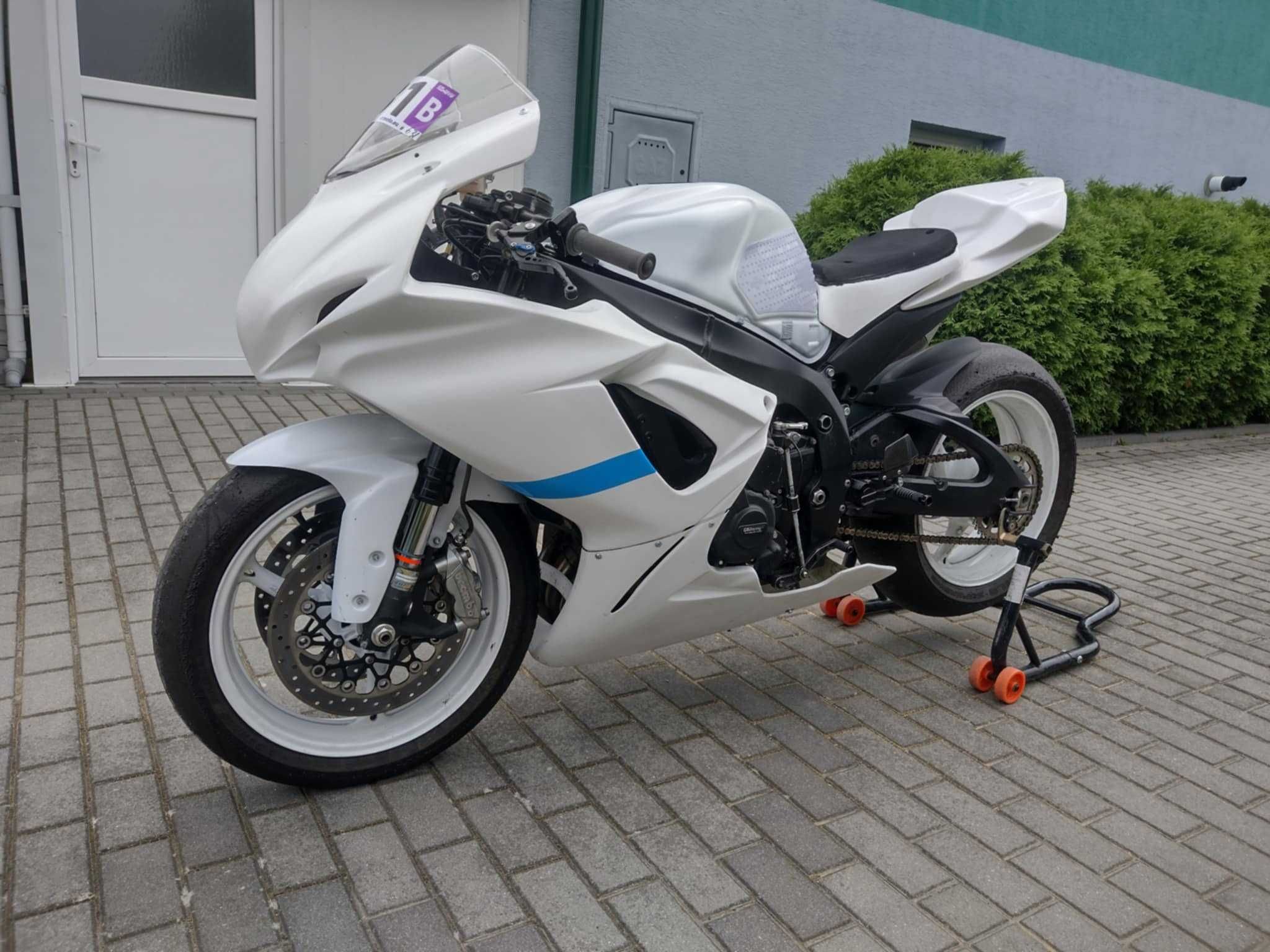 Suzuki GSXR 600 L5 2015 Ohlins tor torowka torowanie r6 zx6r