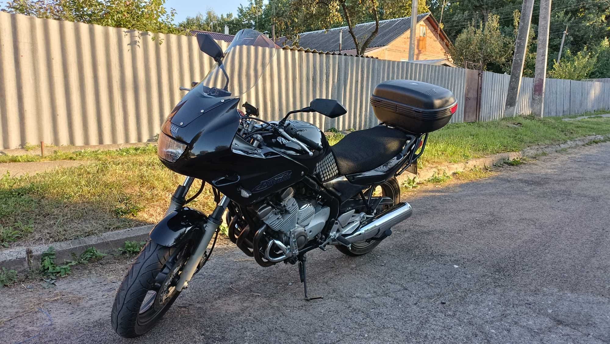 Мотоцикл Yamaha xj600s