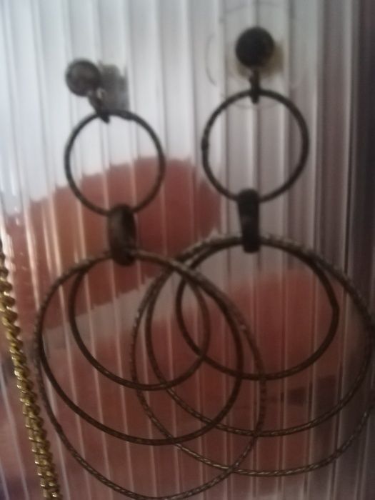 brincos grandes bom estado