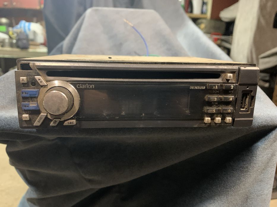 Автомагнітола  CLARION