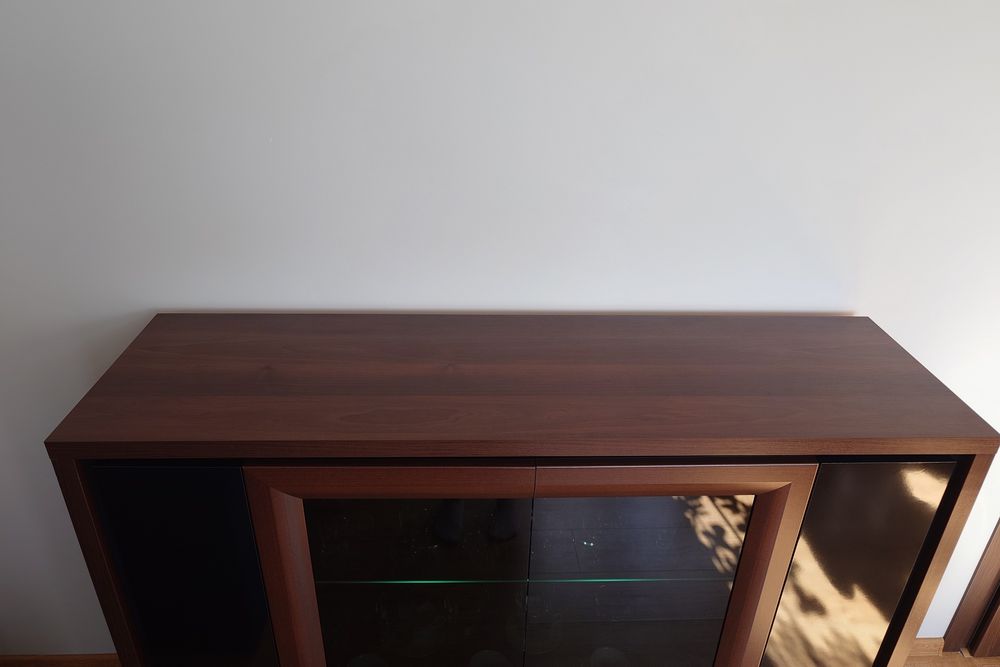 Komoda witryna Led