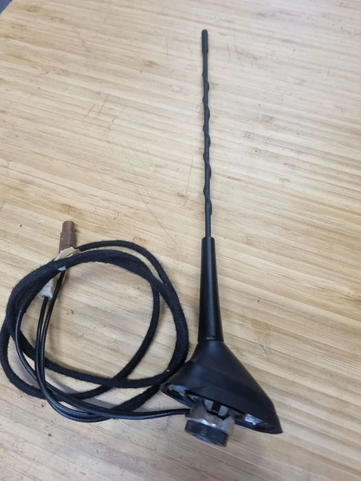 Antena dachowa GPS renault megane IV kombi