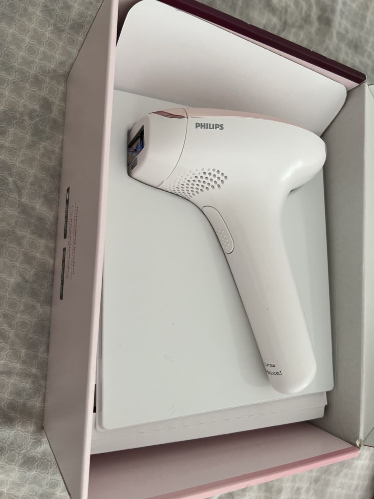 Depiladora Luz Pulsada PHILIPS Lumea Advanced BRI920/00 + aparador