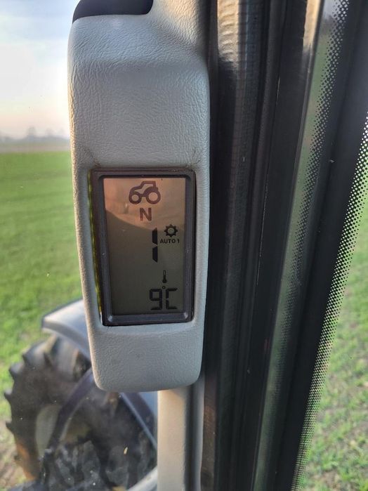 Valtra T130 ciągnik rolniczy