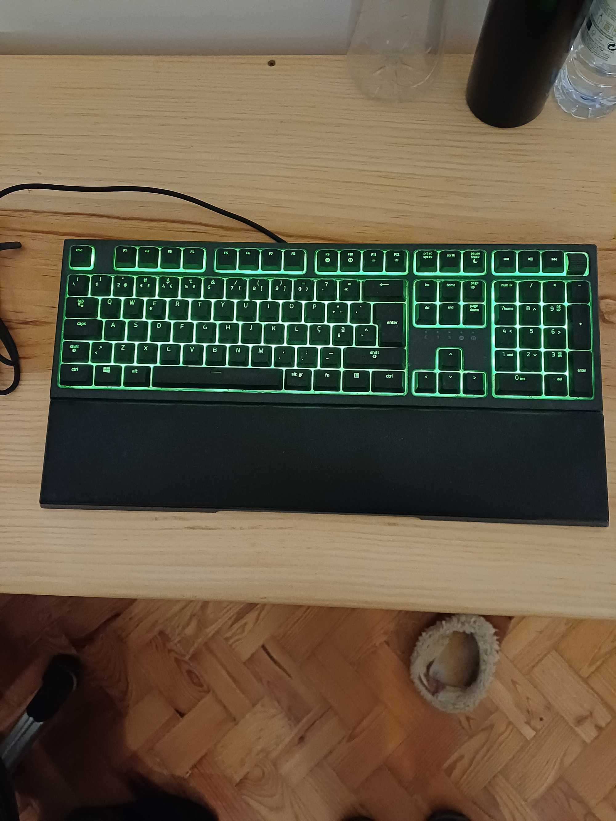 Teclado RGB Razer Ornata V2