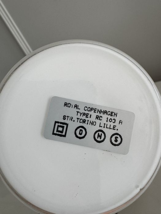 Mała lampka stołowa Royal Copenhagen białe szkło