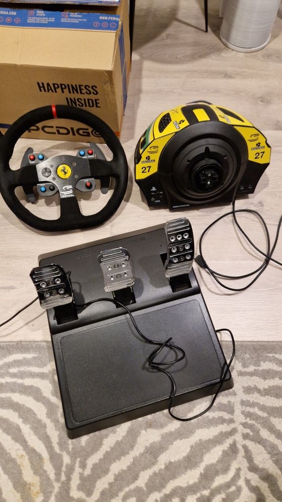 Thrustmaster Volante T300 e TS-PC + pedais + aro