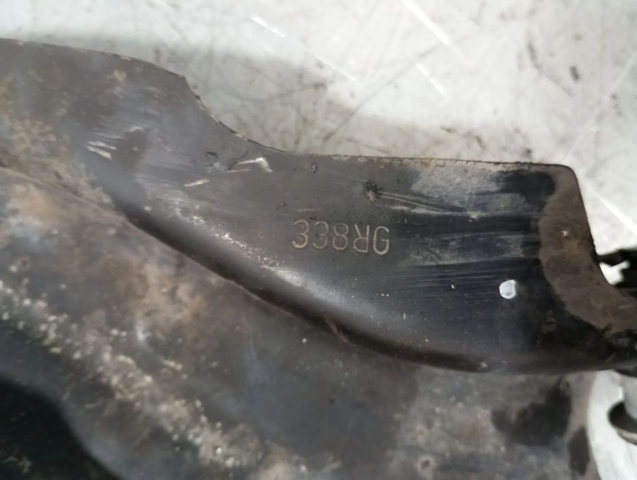 Braço de suspensão frente esquerdo RENAULT Clio IV (BH_)