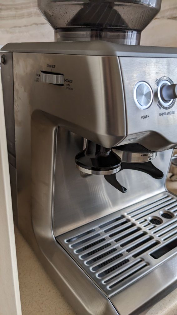 Ekspres kolbowy SAGE Barista Express SES875BSS