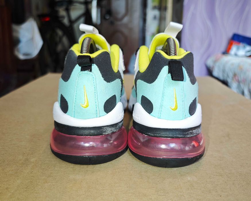 Оригінальні Кросівки Nike Air Max 270 React