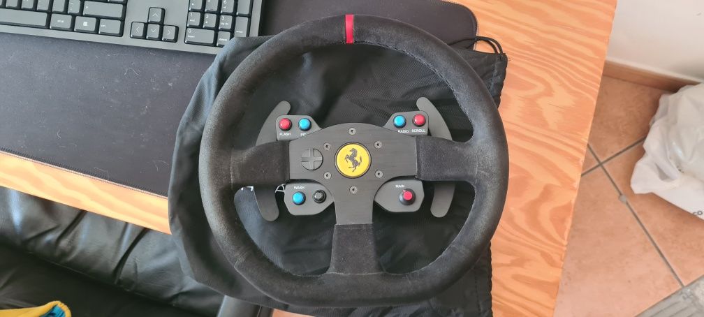 Volante Thrustmaster Ferrari 599xx Evo