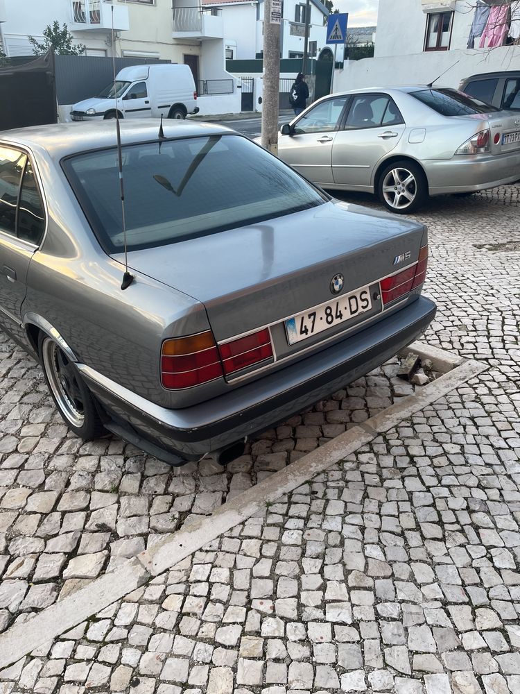 BMW 525i.
