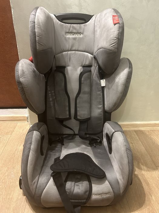 Автокрісло Recaro