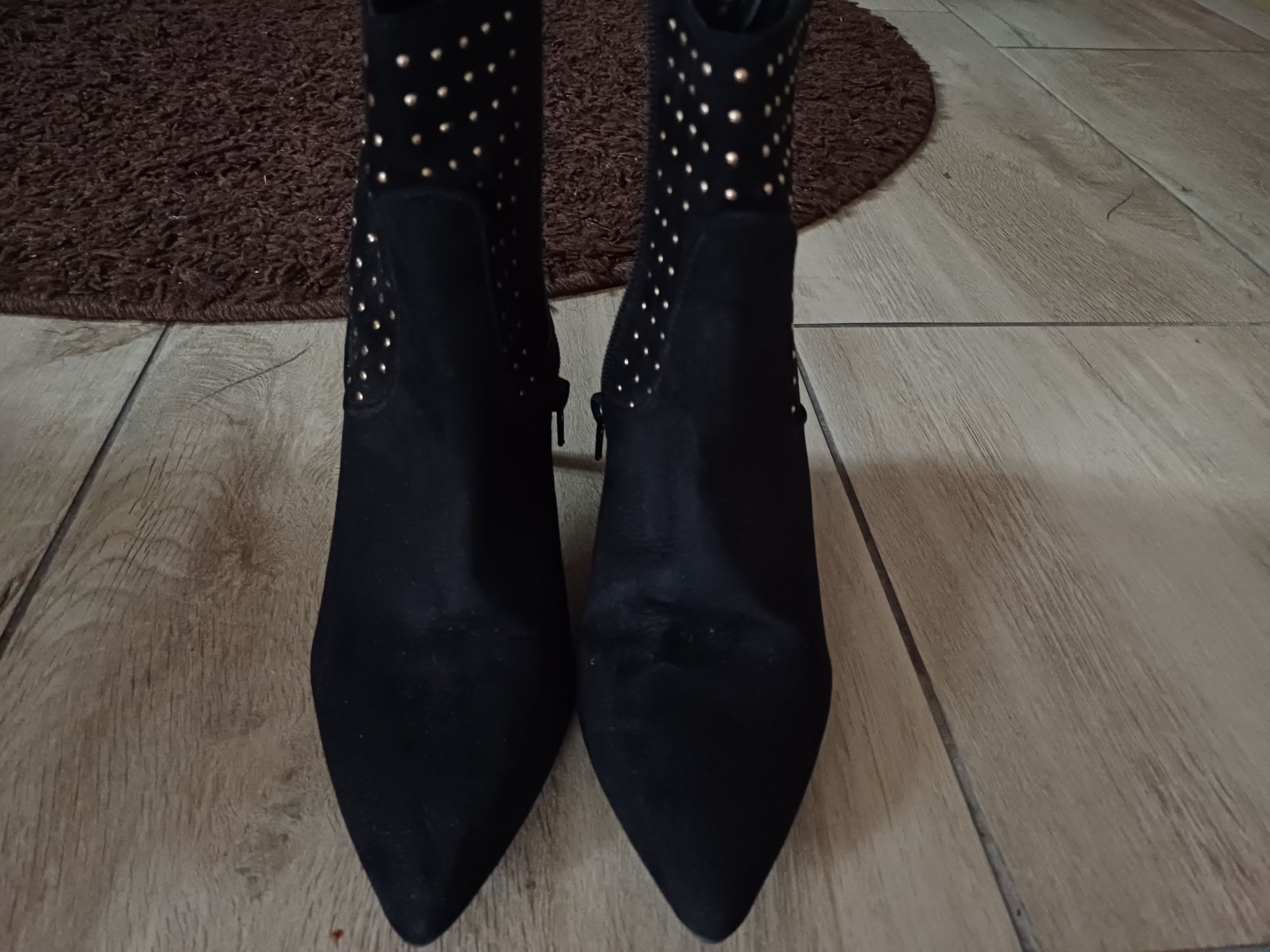 Botki zamszowe r 36 Primark