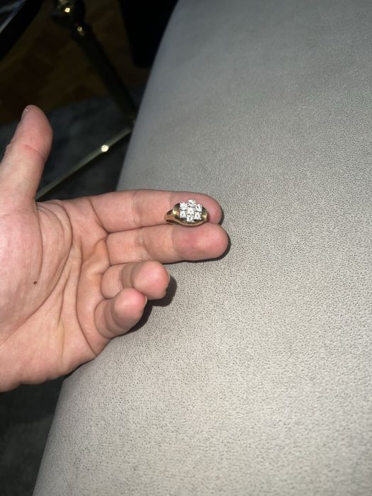 pierścionek złoty 585 z 0,70 CT diamentami