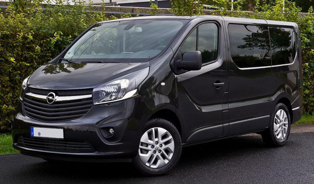 Wynajem busów osobowych 9 osób RENAULT TRAFIC  wersja LONG