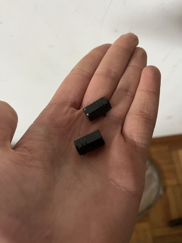 Tampas de camera de ar pretas nunca usadas