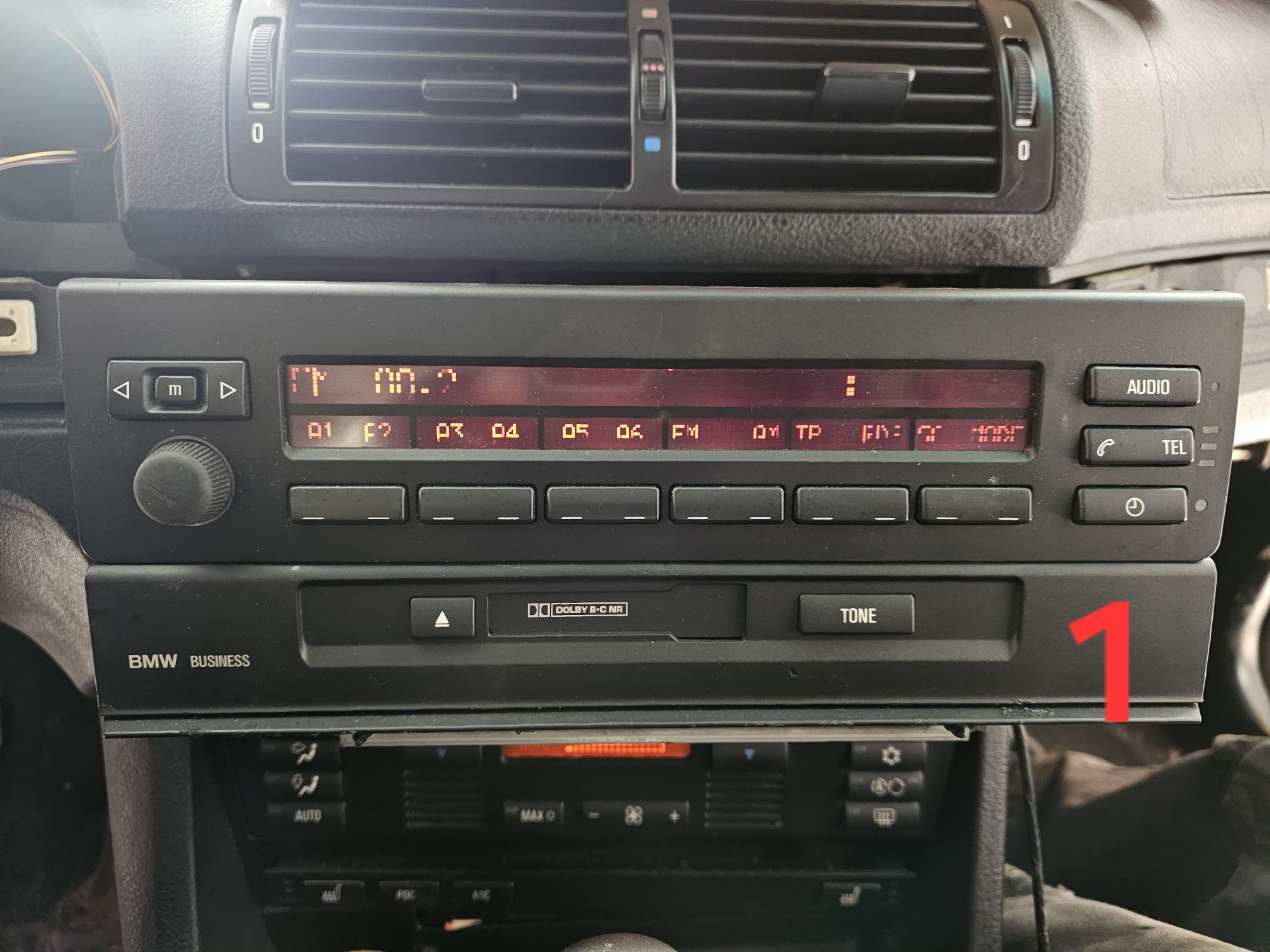 Radio Mid sprawne pixele CD kaseta BMW E39 ramka