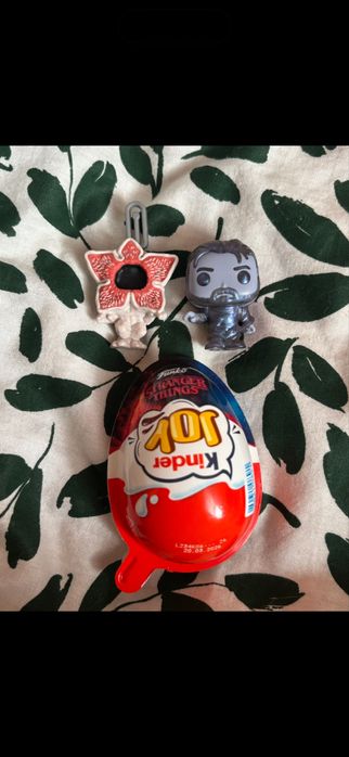 Demogorgon i kapitan stranger things kinder joy