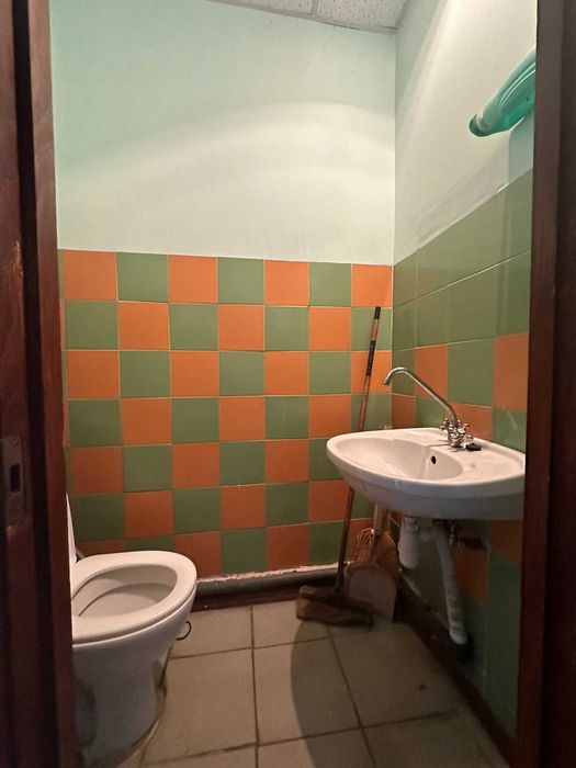 Продаж комерційне приміщення р-н кінотеатру Космос