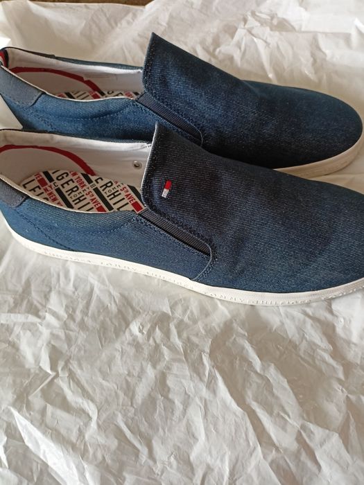 Tommy Hilfiger 44