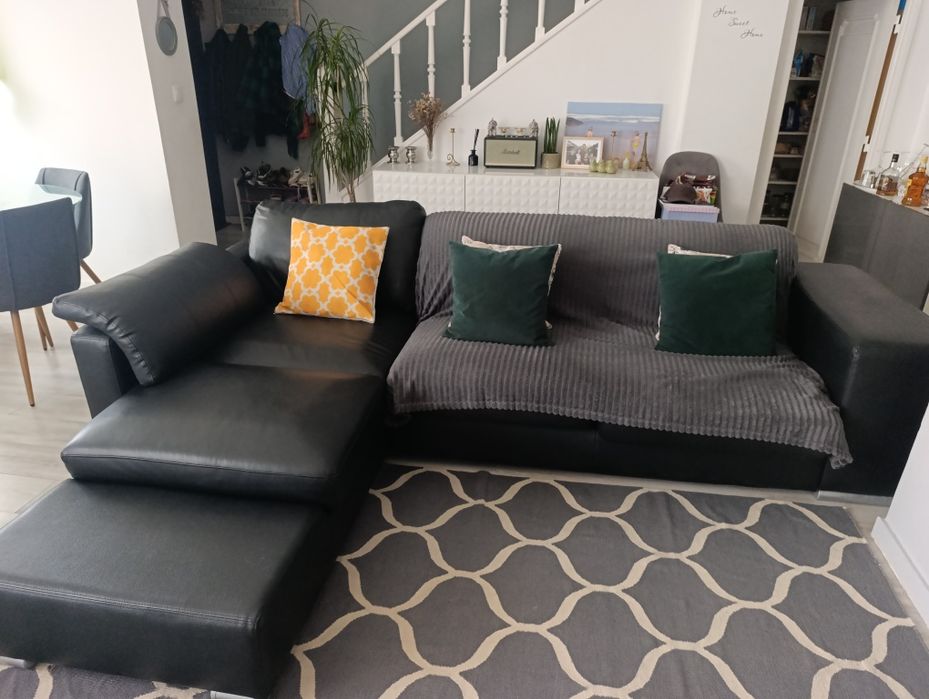 Sofá chaise longue (preto) pele.