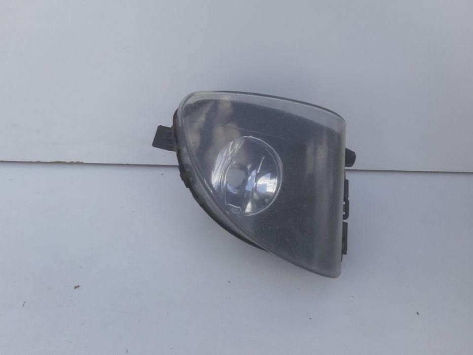 BMW F10 F11 halogen prawy prawa przeciwmgielna lampa zderzaka przód