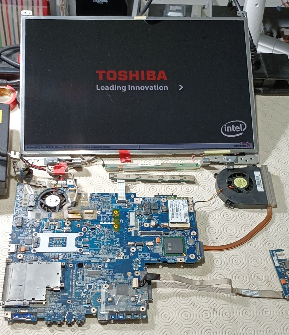 Portátil Toshiba P200 e P300 - Componentes