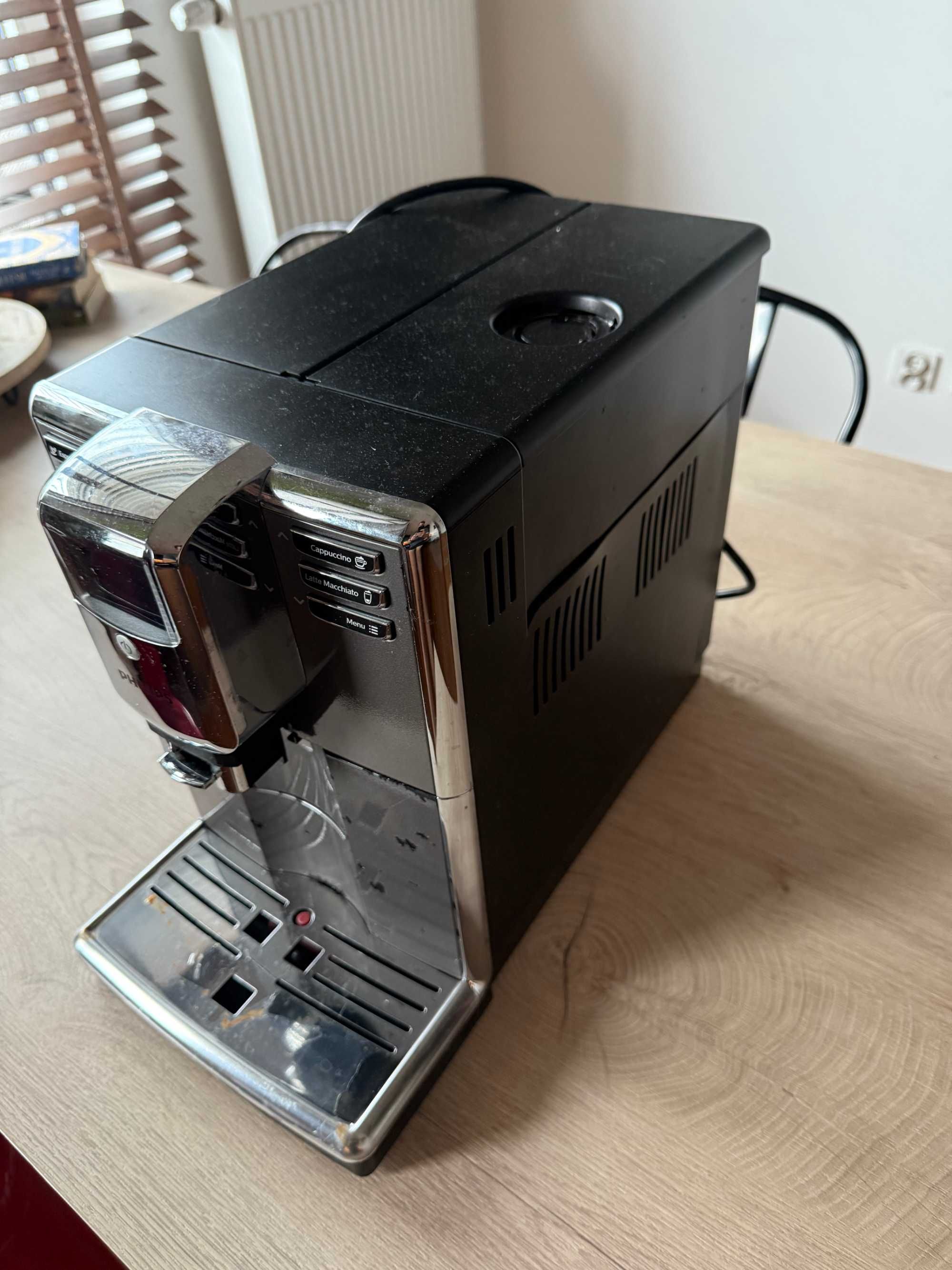 Automatyczny ekspres Philips LatteGo EP5334/10
