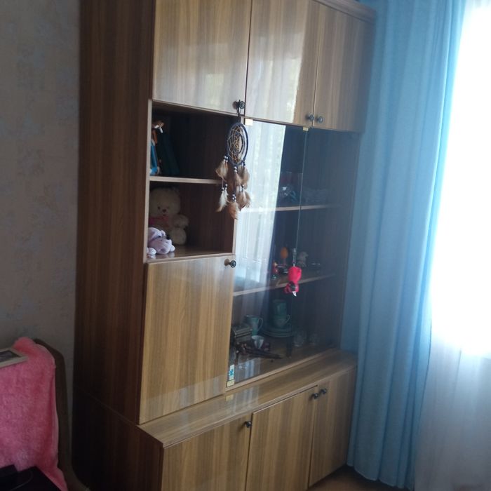 Продается платяной шкаф и шкаф для посуды и прочего