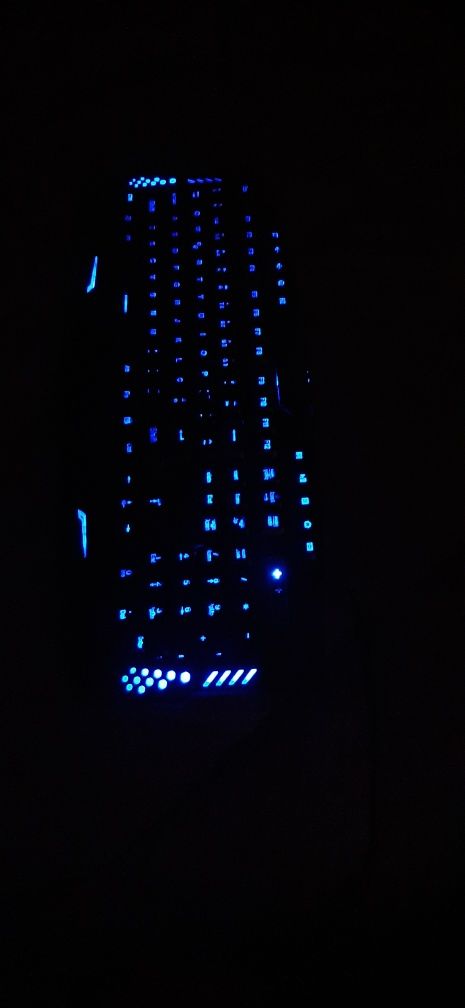 Teclado gamer com teclas iluminadas cor azul,como novo