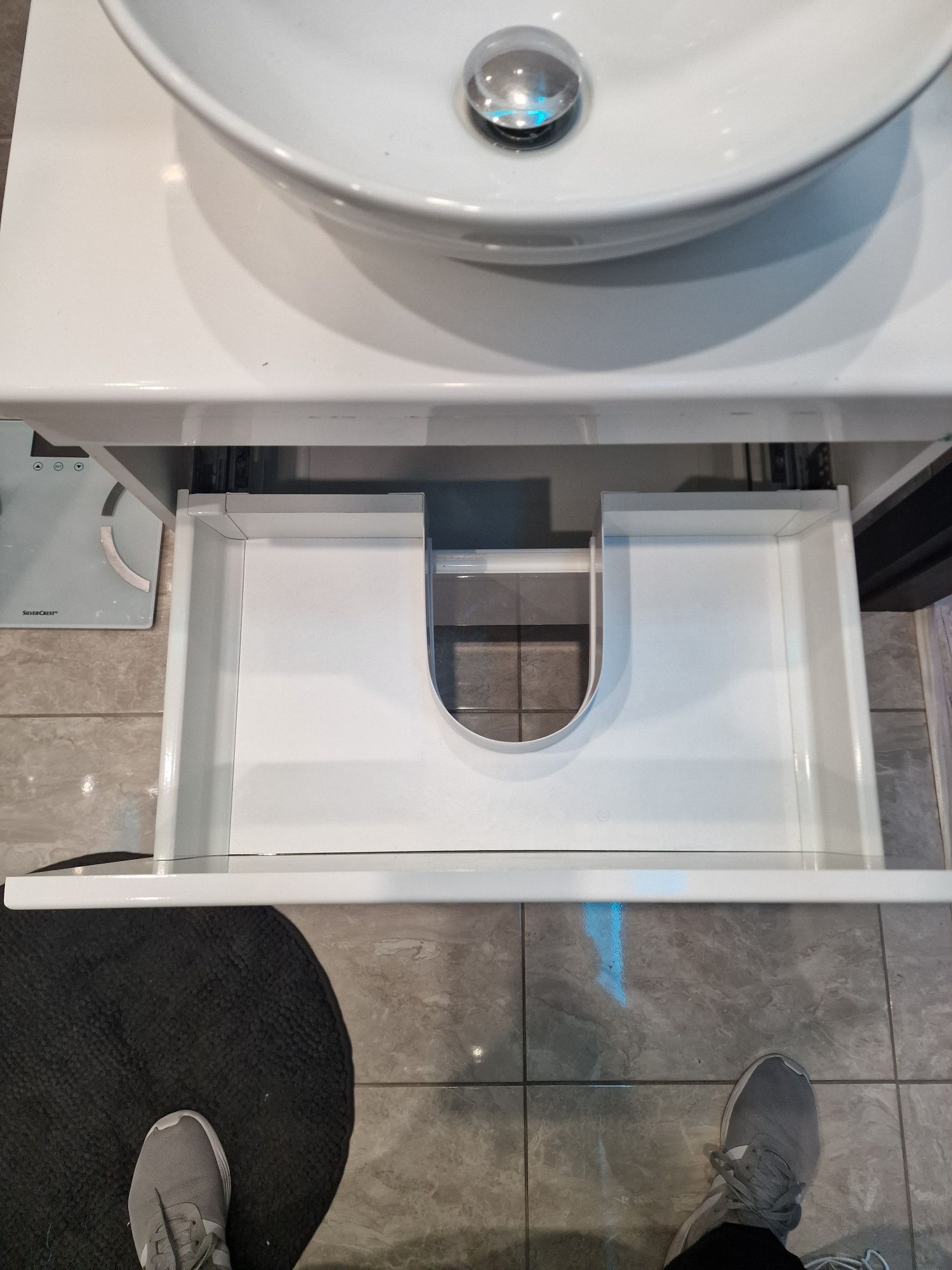 Szafka łazienkowa z umywalka 60x35