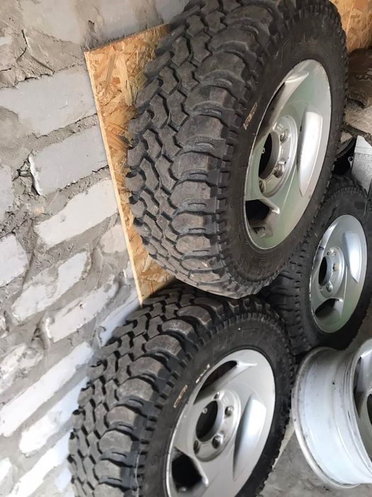 Шини на автомобіль