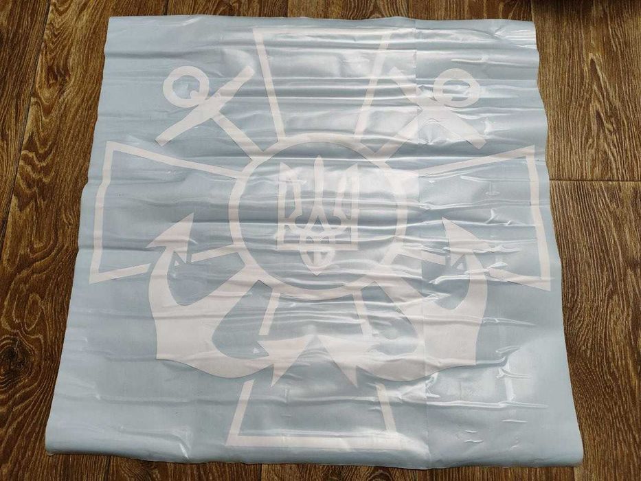 Наклейка oracal 641 на стекло авто патріотичний герб 67х69 см