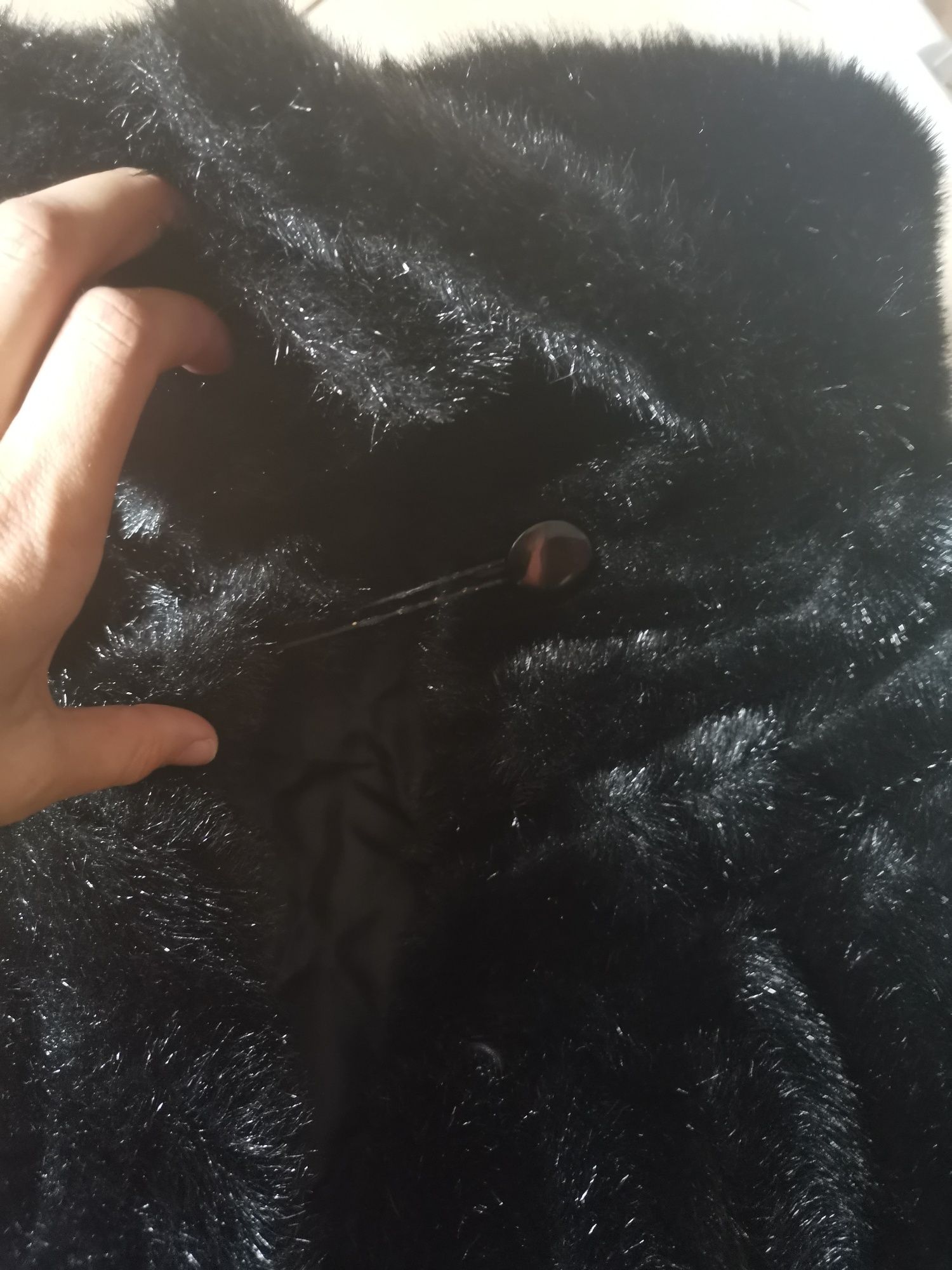 Piękne czarne błyszczące futro / płaszcz gruby na zime XL