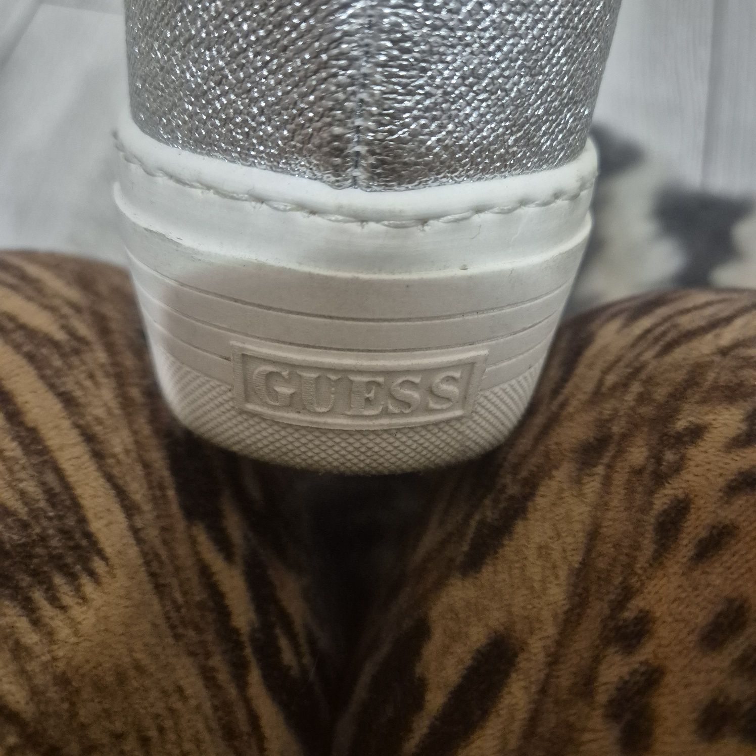 Trampki znanej marki Guess