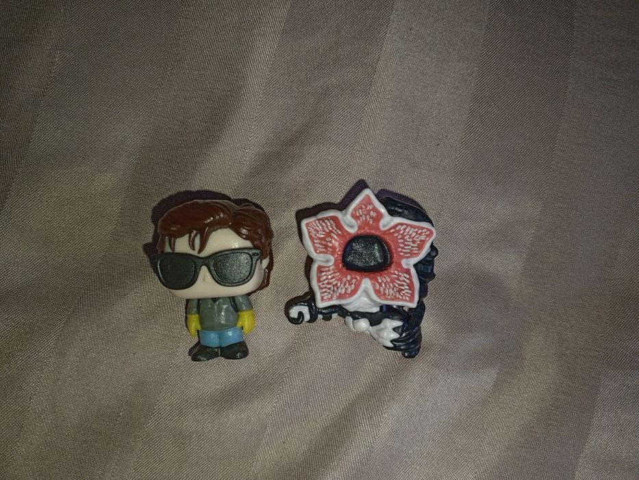 Продам фігурки kinder joy stranger things