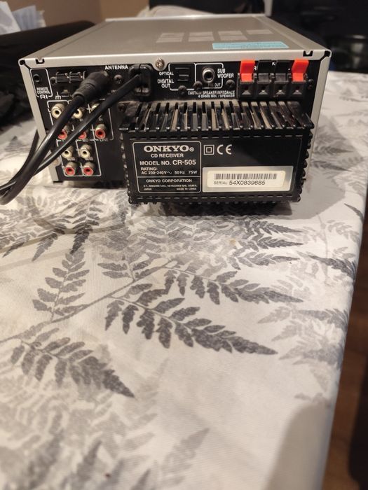 Amplituner z kompaktem ONKYO WRAT