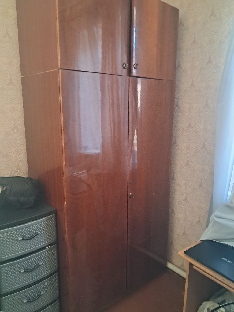 Продам комод, и шифонер