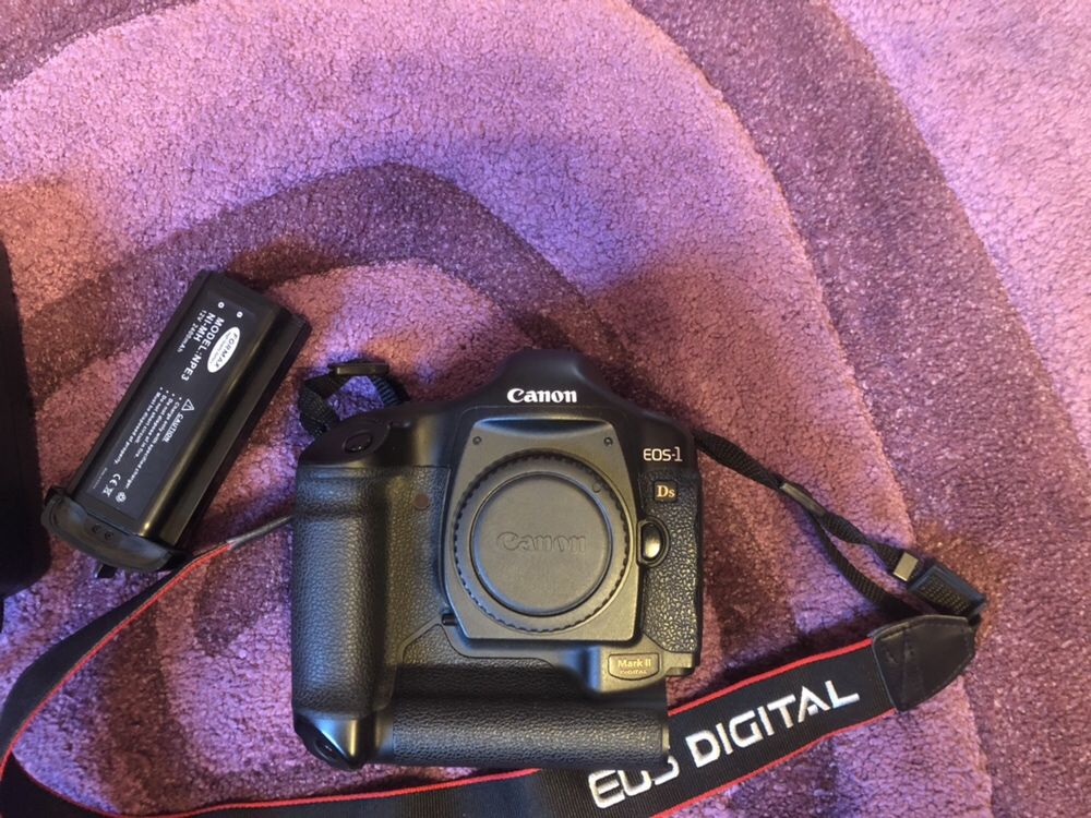 Canon 1Ds Mark II w bardzo dobrym stanie