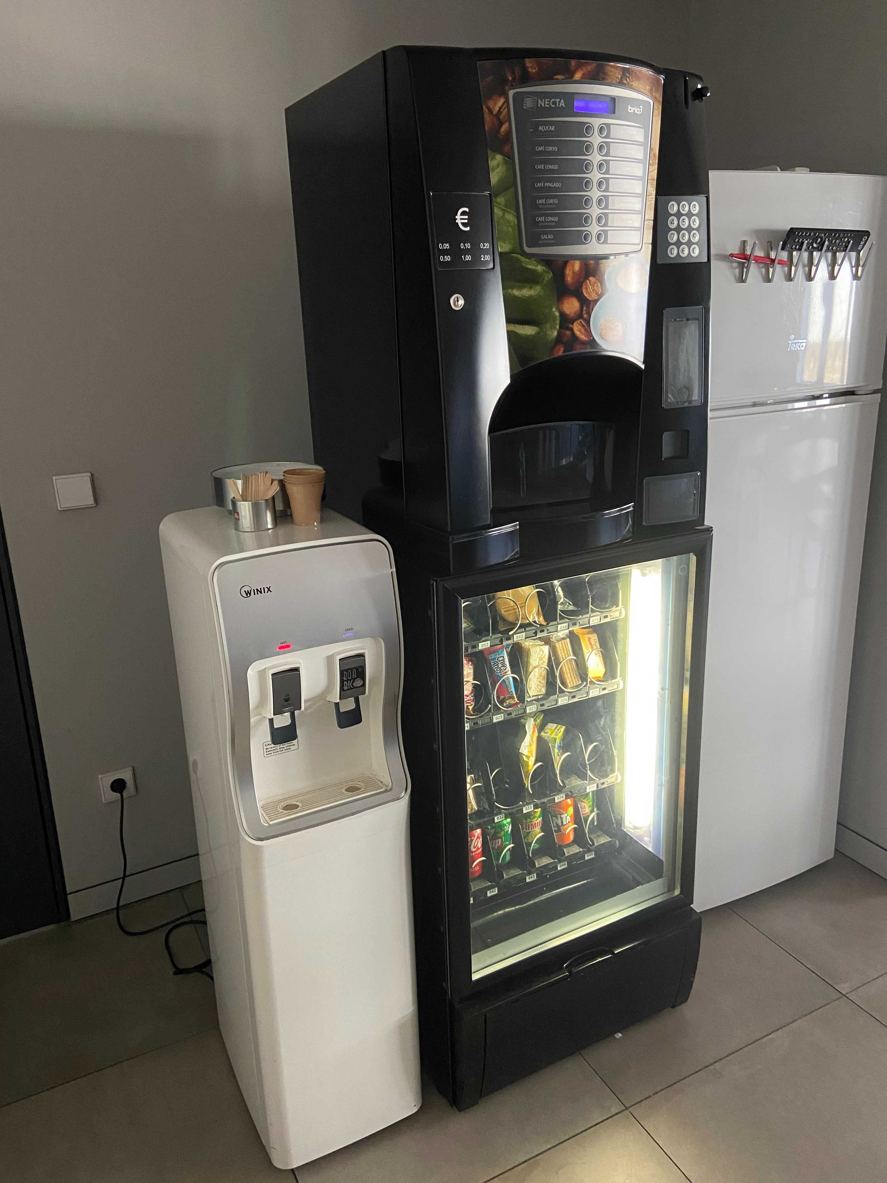 Máquina de vending Necta brio3 + Minisnack