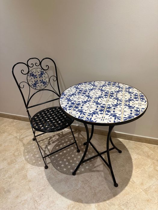 Mesa de exterior + 1 cadeira