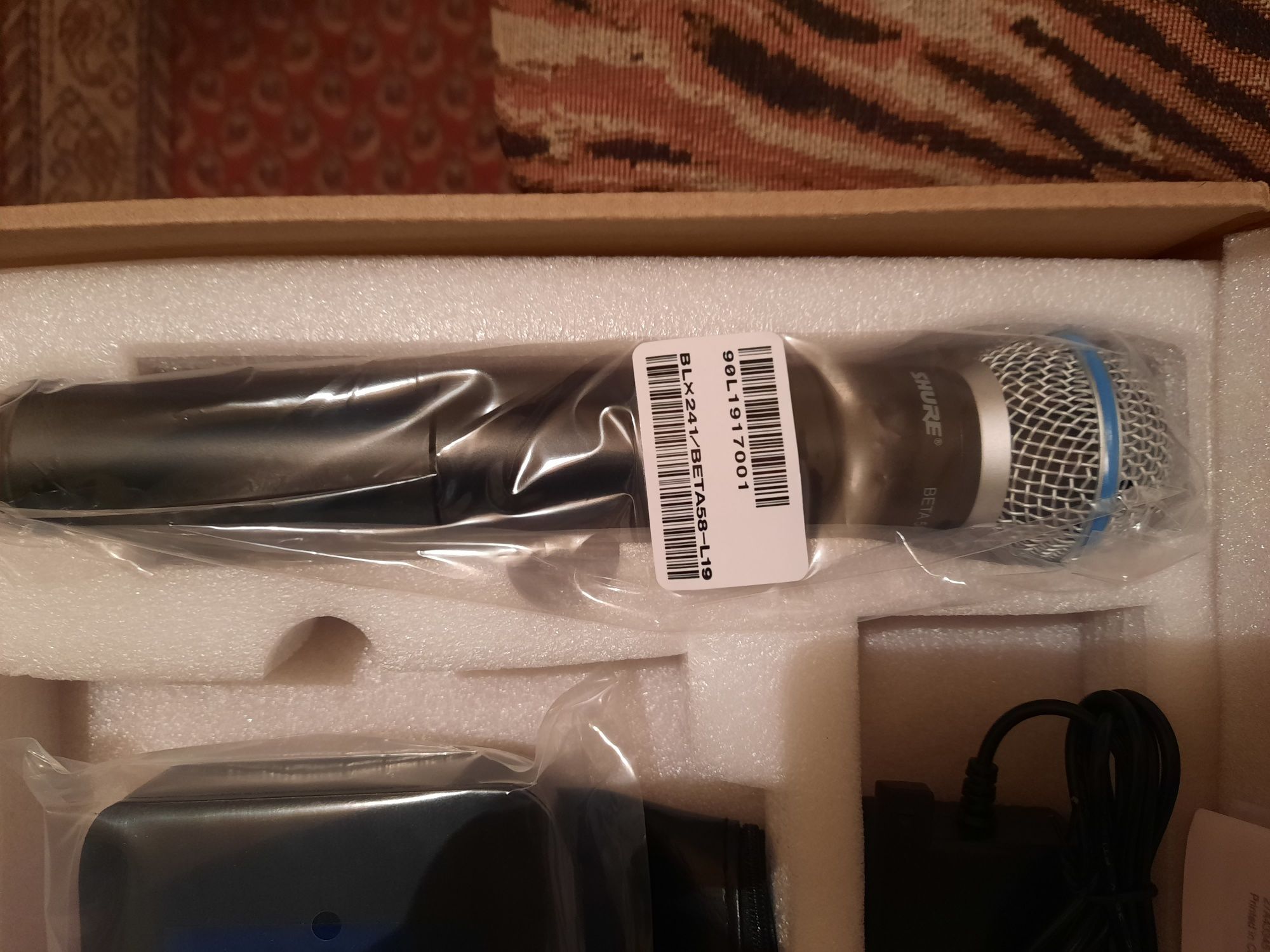 Професійна бездротова система SHURE BLX24 Beta SM58
