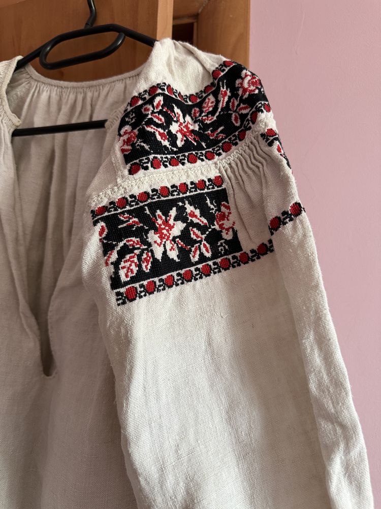 Автентична давня жіноча вишиванка з Полісся (поч. XX ст.)