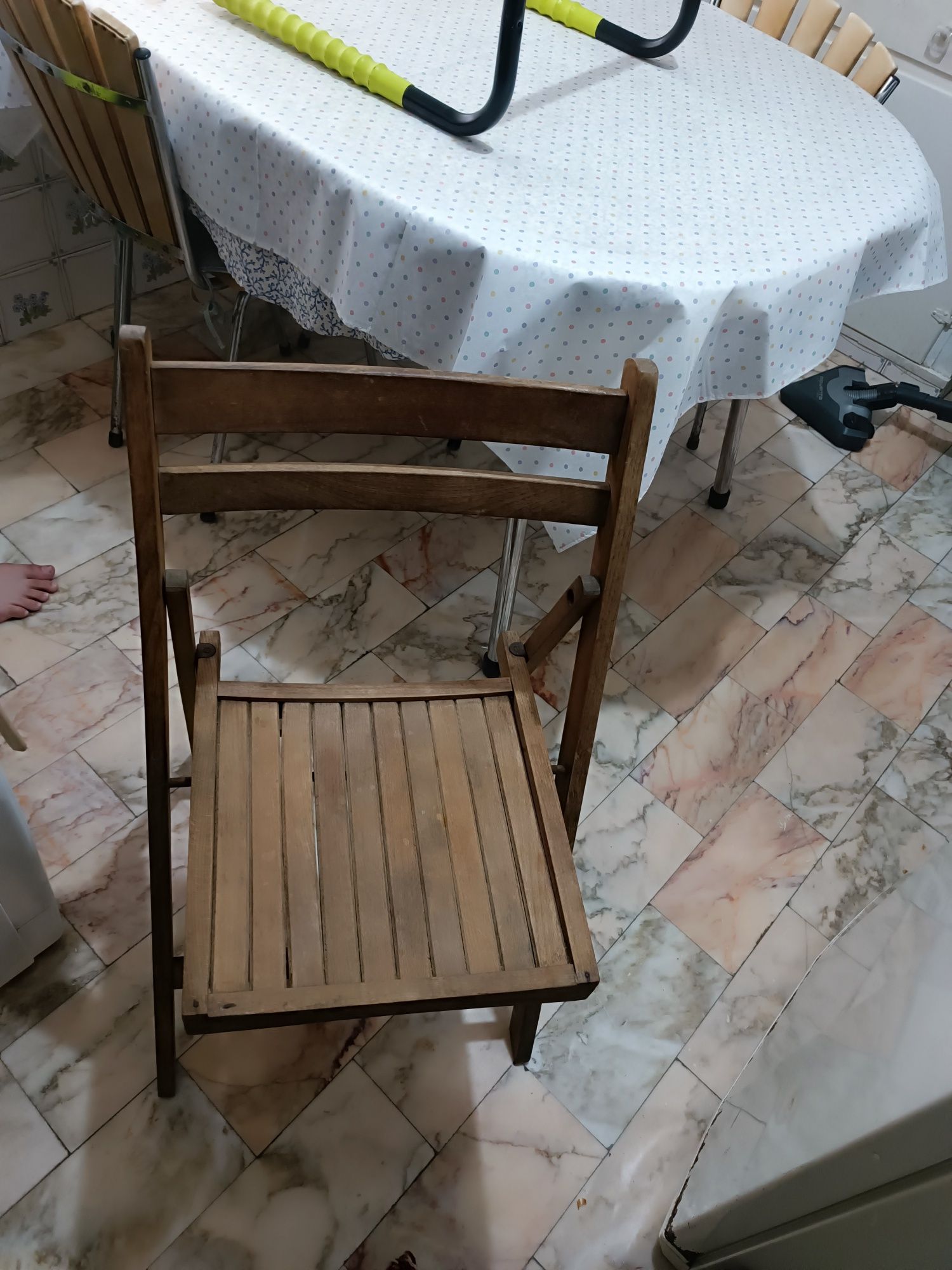 Cadeira de madeira dobrável