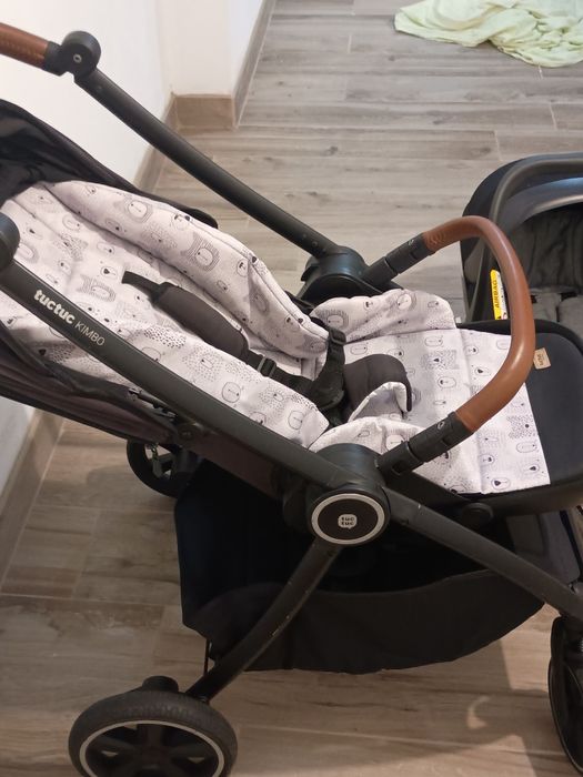 Carrinho de bebe tuctuc  kimbo com ovo
