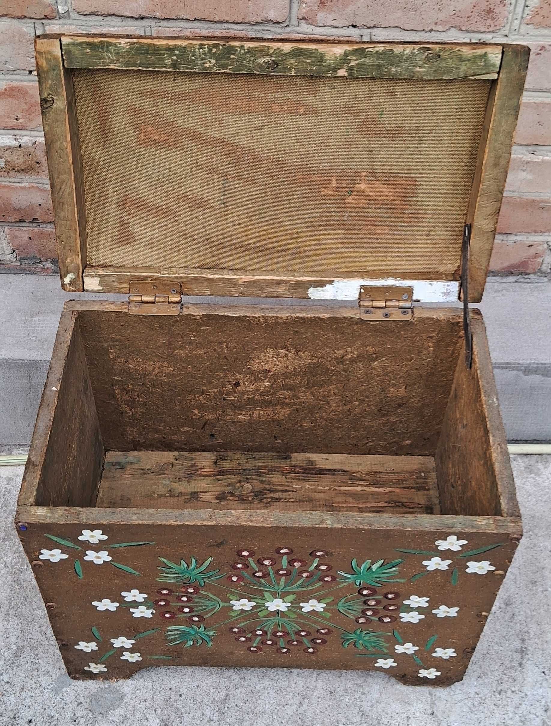 Скриня дерев'яна (сундук) ручної роботи в українському стилі, 49х42х30