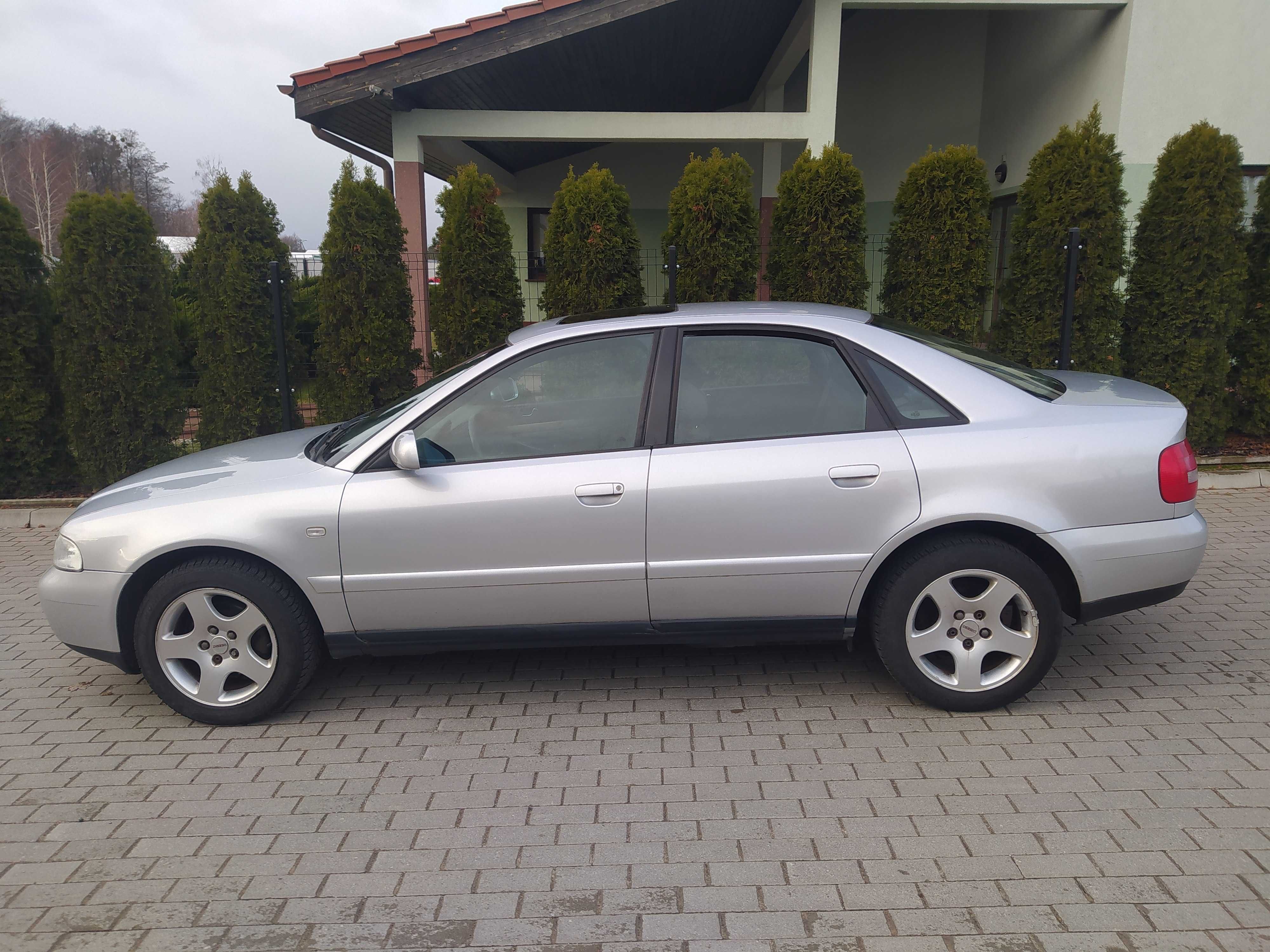 Audi A4 stan super Import Niemcy Zarejestrowany w Polsce