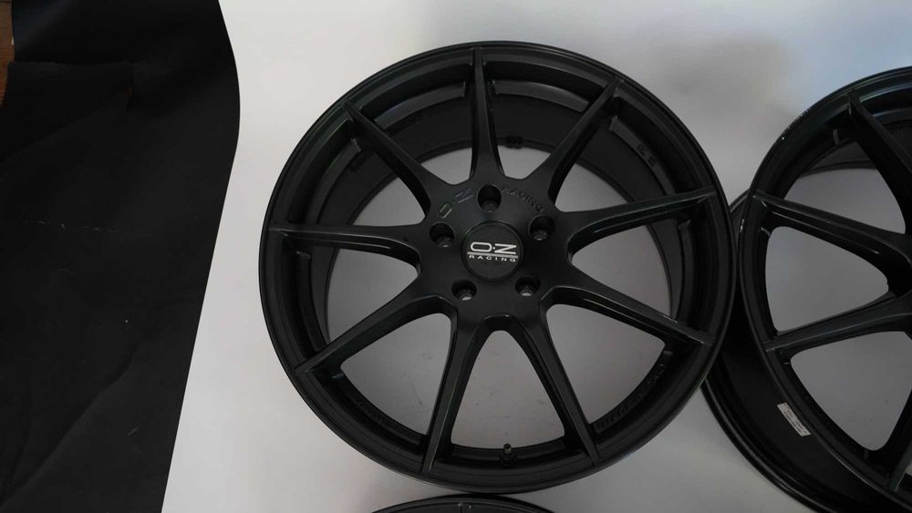 Felgi aluminiowe OZ Racing Omnia R18 5x112 ET45 8J