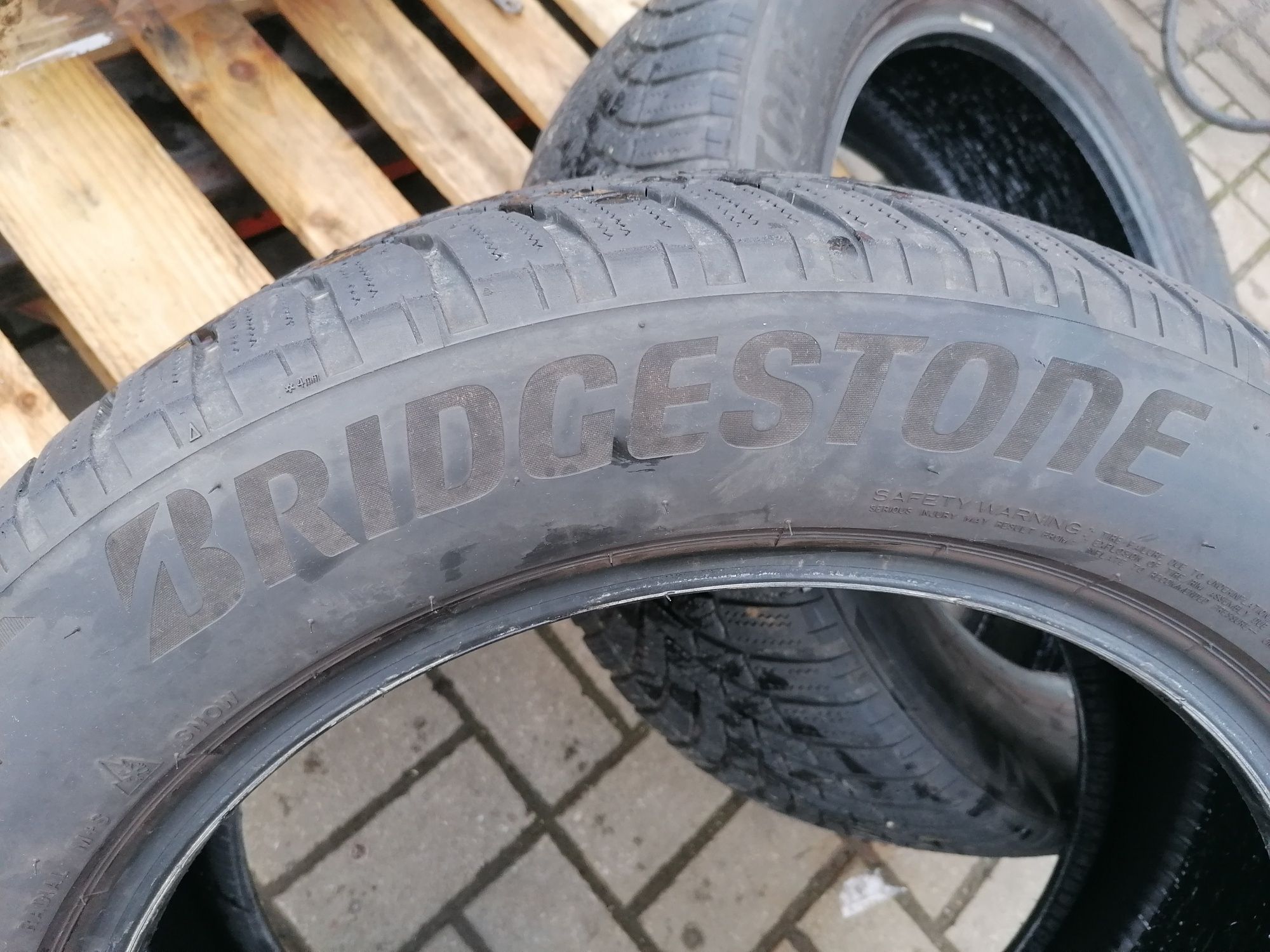 235 /55r19 Bridgestone Blizzak